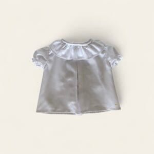 BLUSA CLÁSICA CORTA